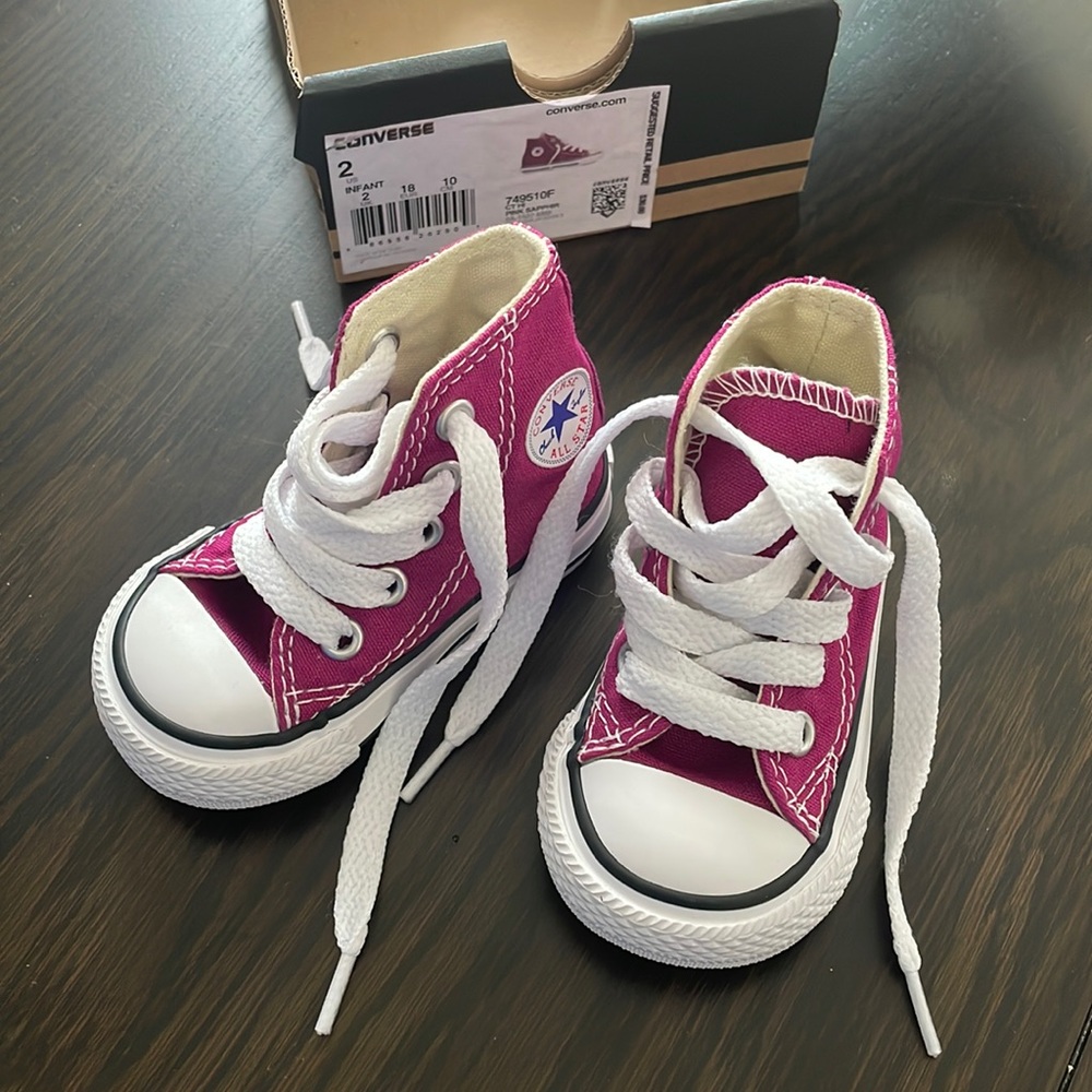 Converse Chuck Taylor High Top Infant Size 2 Pink Saphire Brand New in Box